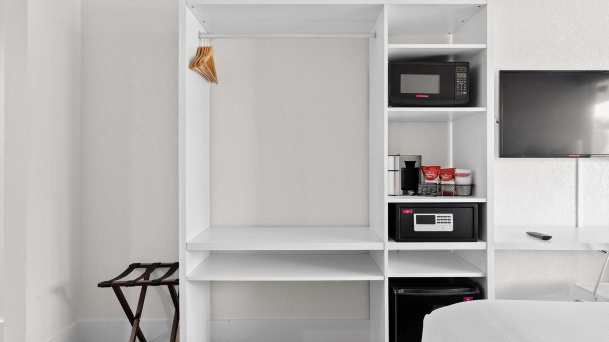 Developer Inn & Suites Airport Jax, A Baymont By Wyndham Джаксънвил Екстериор снимка